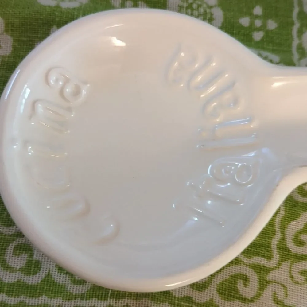 Sur la table white rustic farmhouse‎ napkin holder and spoon rest
